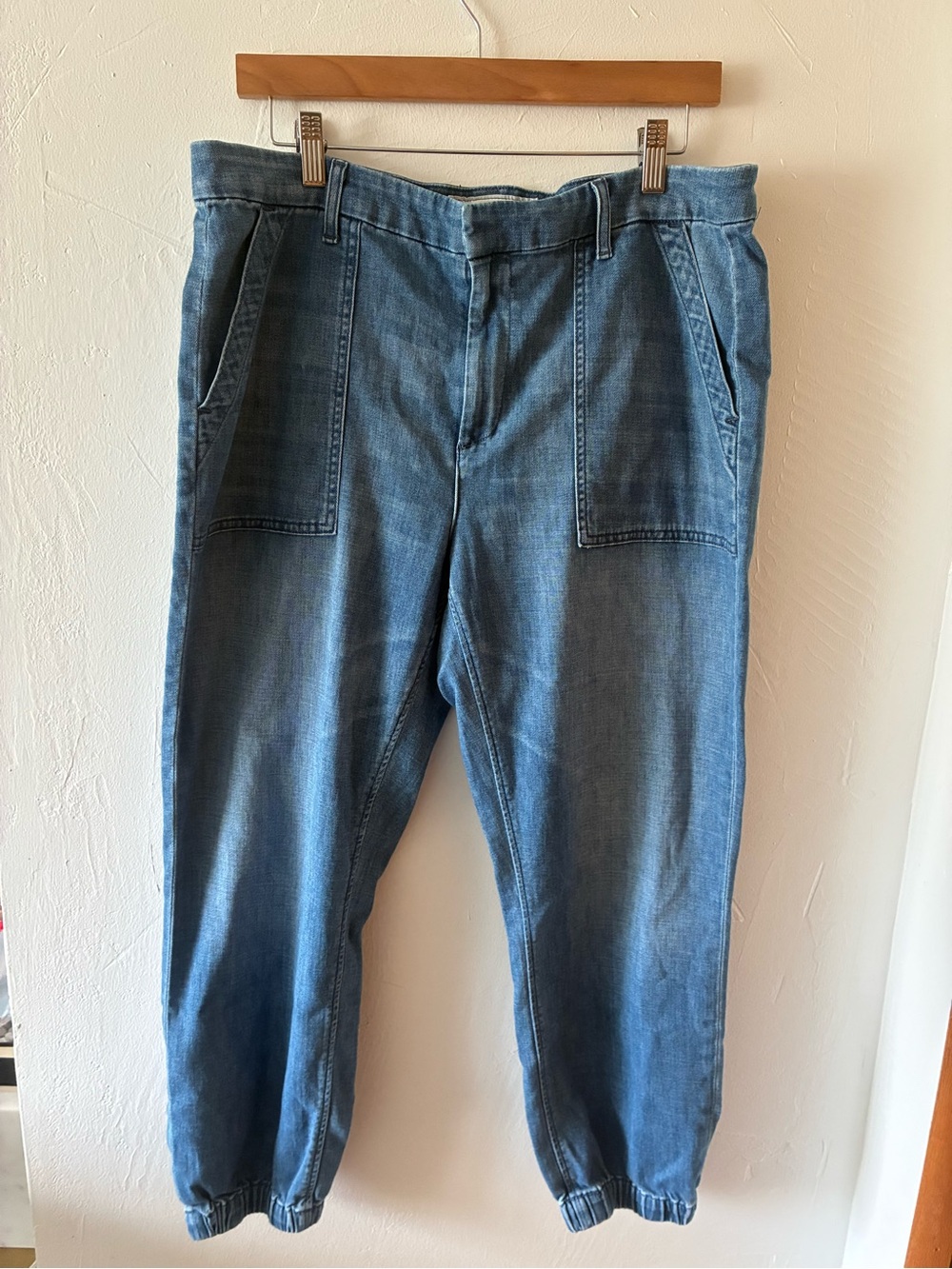 Frank & Eileen Jameson Blue Denim Jogger Jeans Womens size 12 - Picture 2 of 4